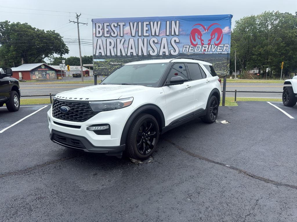 2023 Ford Explorer ST-Line photo 1