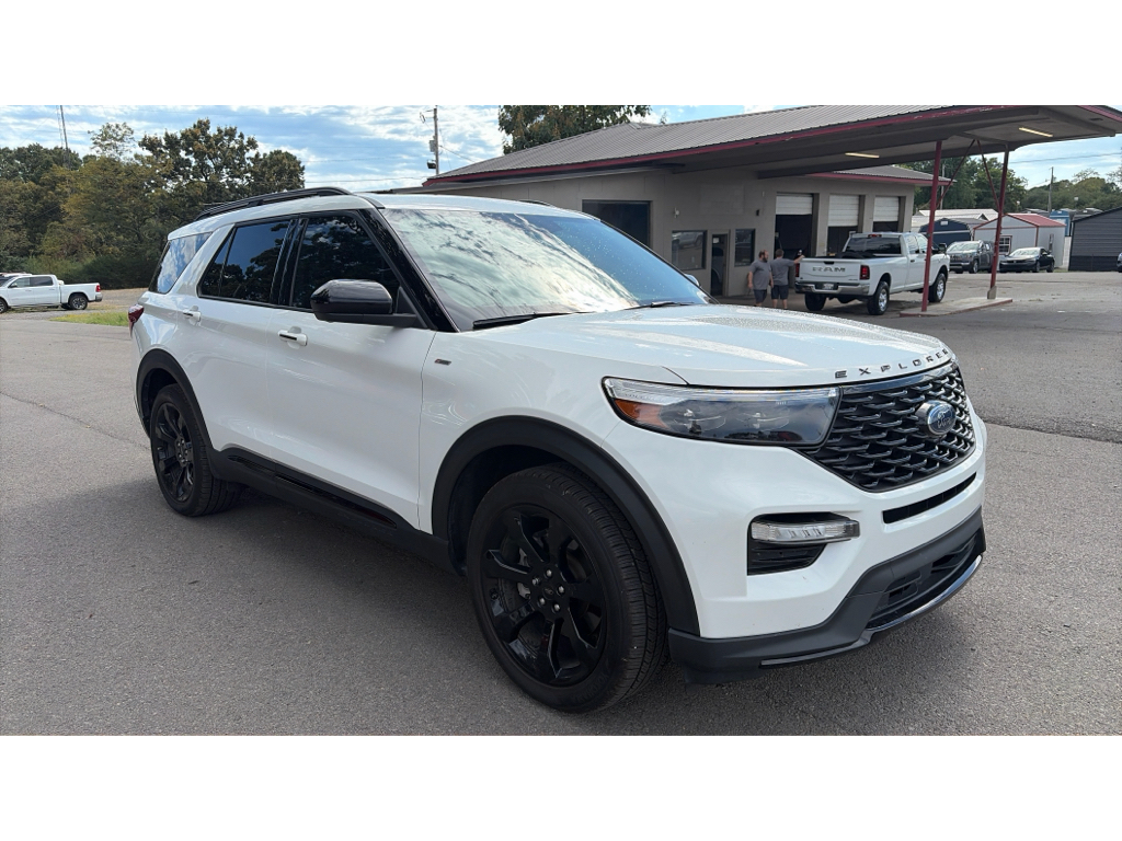 2023 Ford Explorer ST-Line photo 2