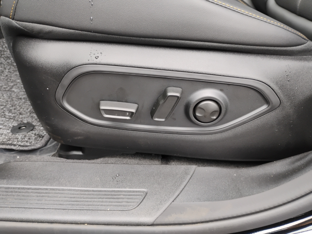 2026 Jeep Cherokee representative vehicle photo