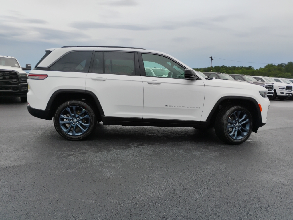 2026 Jeep Grand Cherokee 85th Anniversary Edition photo 4