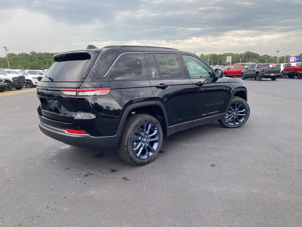 2026 Jeep Grand Cherokee 85th Anniversary Edition photo 5