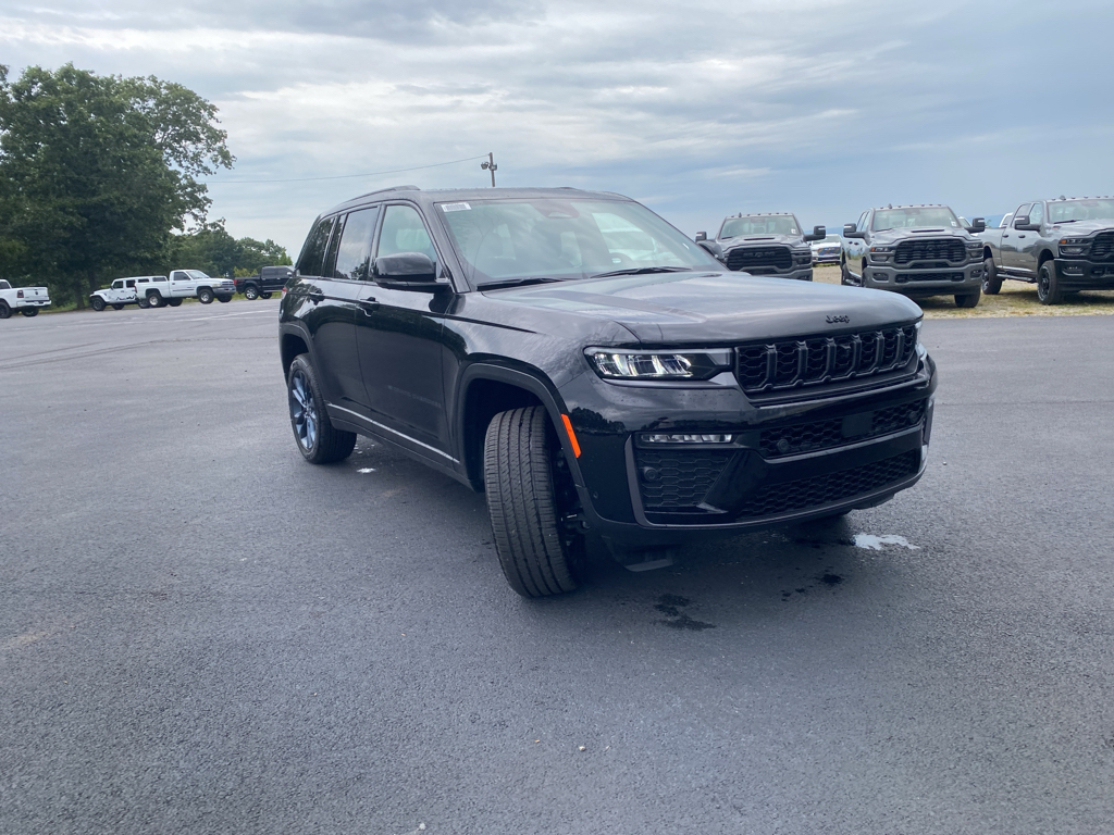 2026 Jeep Grand Cherokee 85th Anniversary Edition photo 3