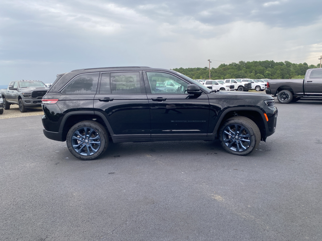 2026 Jeep Grand Cherokee 85th Anniversary Edition photo 4