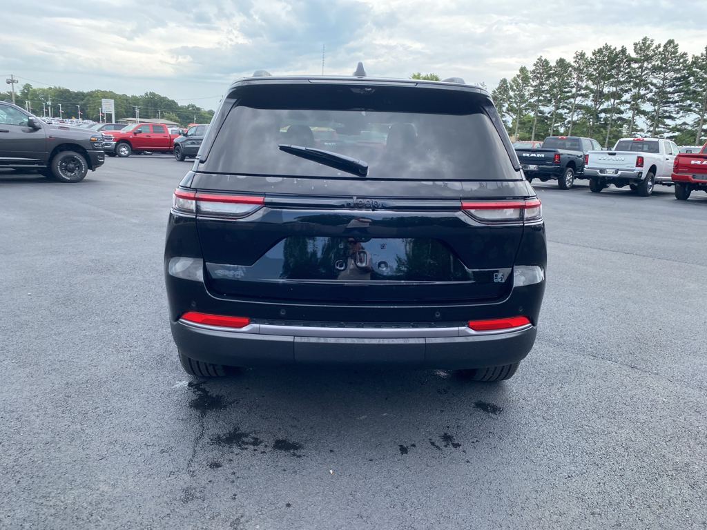 2026 Jeep Grand Cherokee 85th Anniversary Edition photo 6