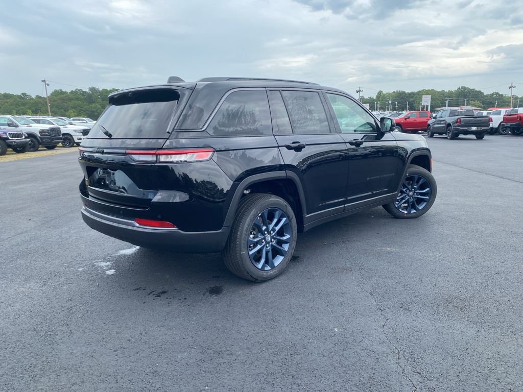 2026 Jeep Grand Cherokee 85th Anniversary Edition photo 5
