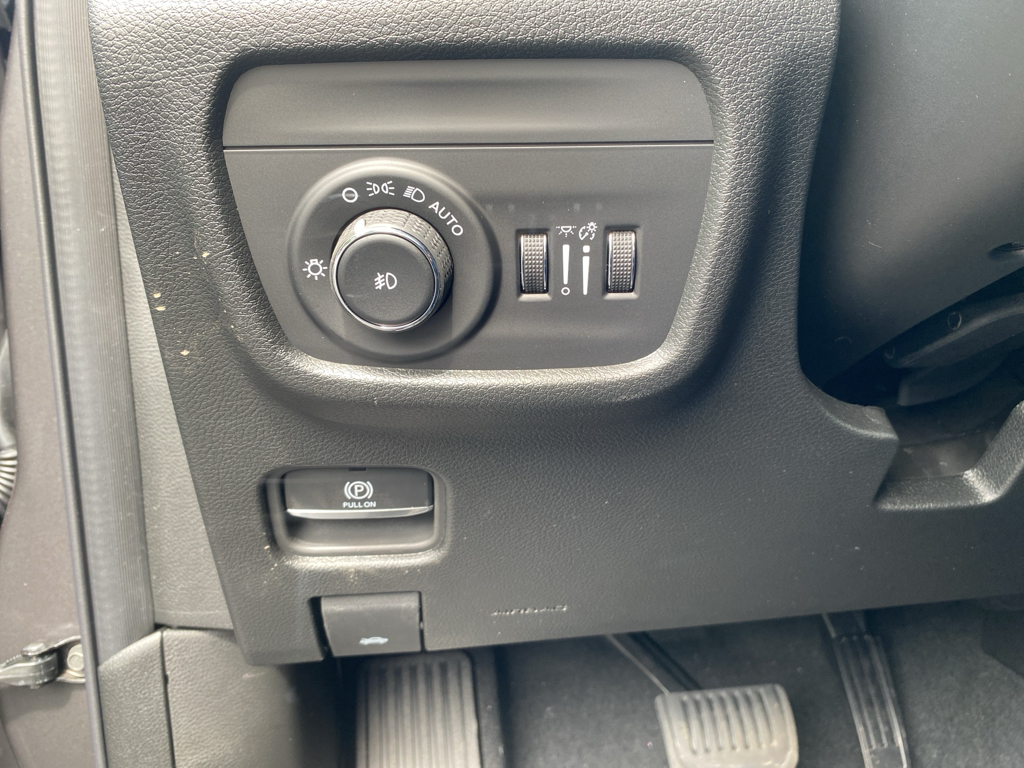 2026 Jeep Grand Cherokee representative vehicle photo