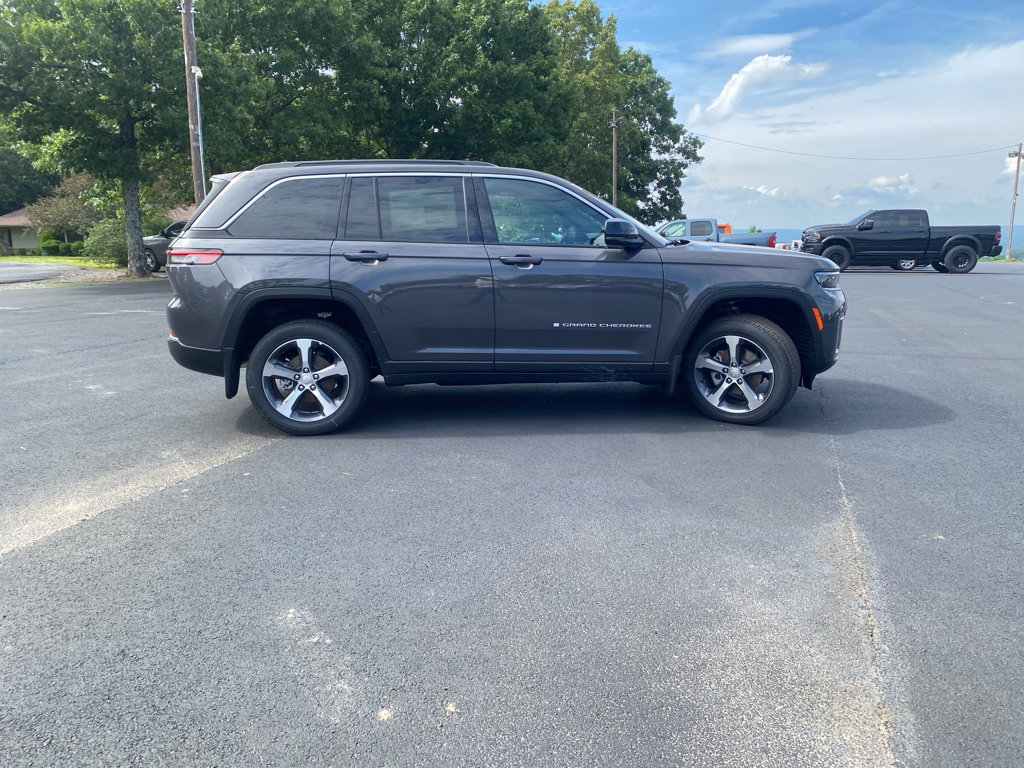 2026 Jeep Grand Cherokee representative vehicle photo