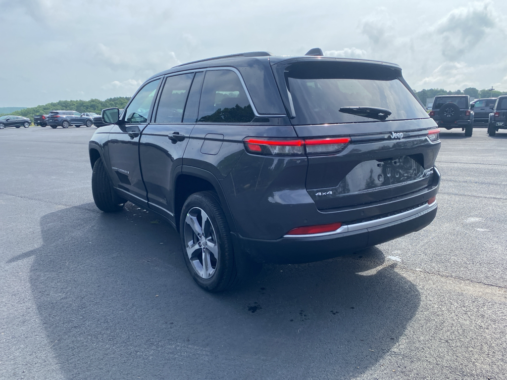 2026 Jeep Grand Cherokee representative vehicle photo