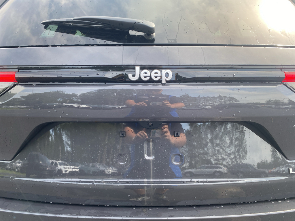 2026 Jeep Grand Cherokee representative vehicle photo