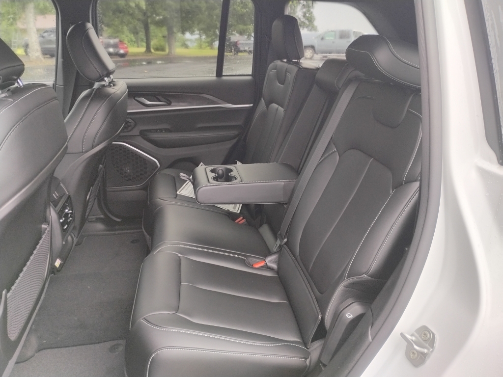 2026 Jeep Grand Cherokee representative vehicle photo