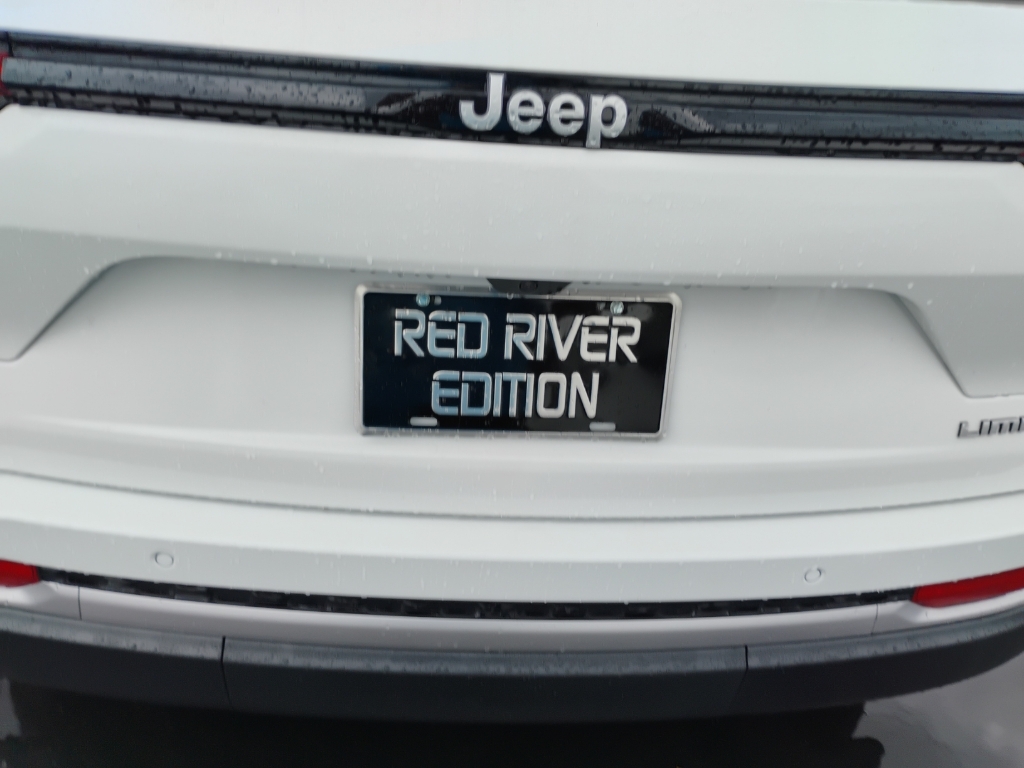 2026 Jeep Grand Cherokee representative vehicle photo