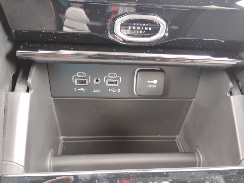 2026 Jeep Grand Cherokee representative vehicle photo
