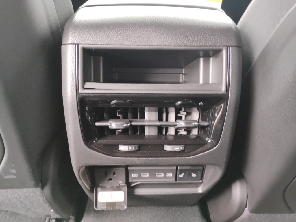 2026 Jeep Grand Cherokee representative vehicle photo