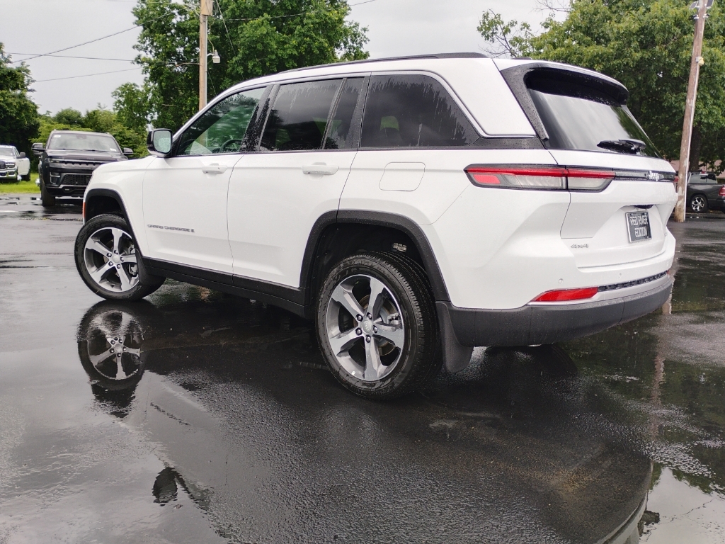 2026 Jeep Grand Cherokee representative vehicle photo