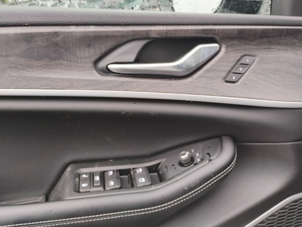 2026 Jeep Grand Cherokee representative vehicle photo