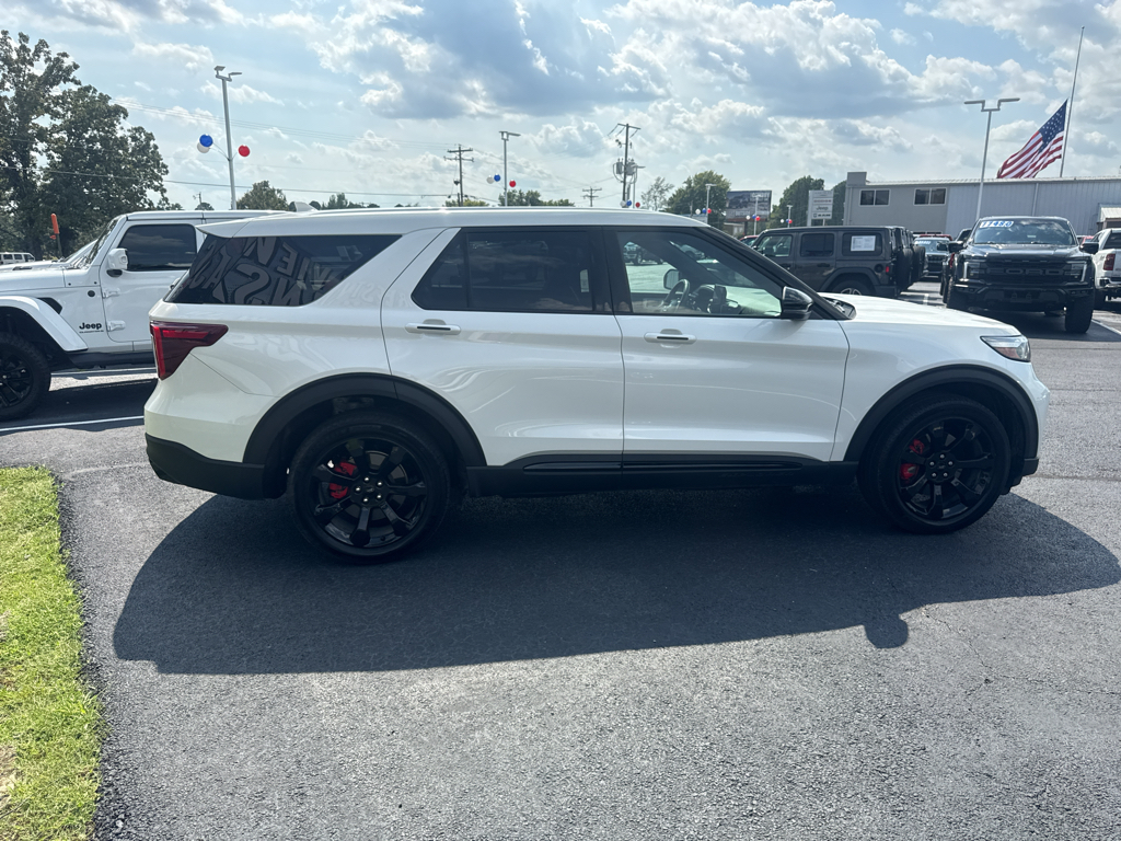 2022 Ford Explorer ST photo 4