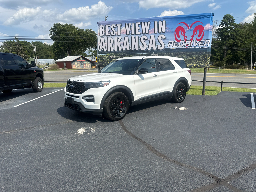 2022 Ford Explorer ST photo 1