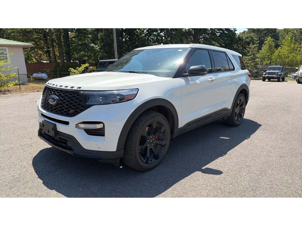 2022 Ford Explorer ST photo 1
