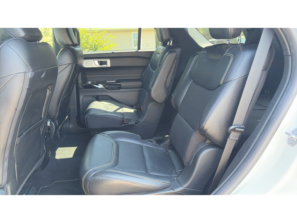 2022 Ford Explorer ST photo 5