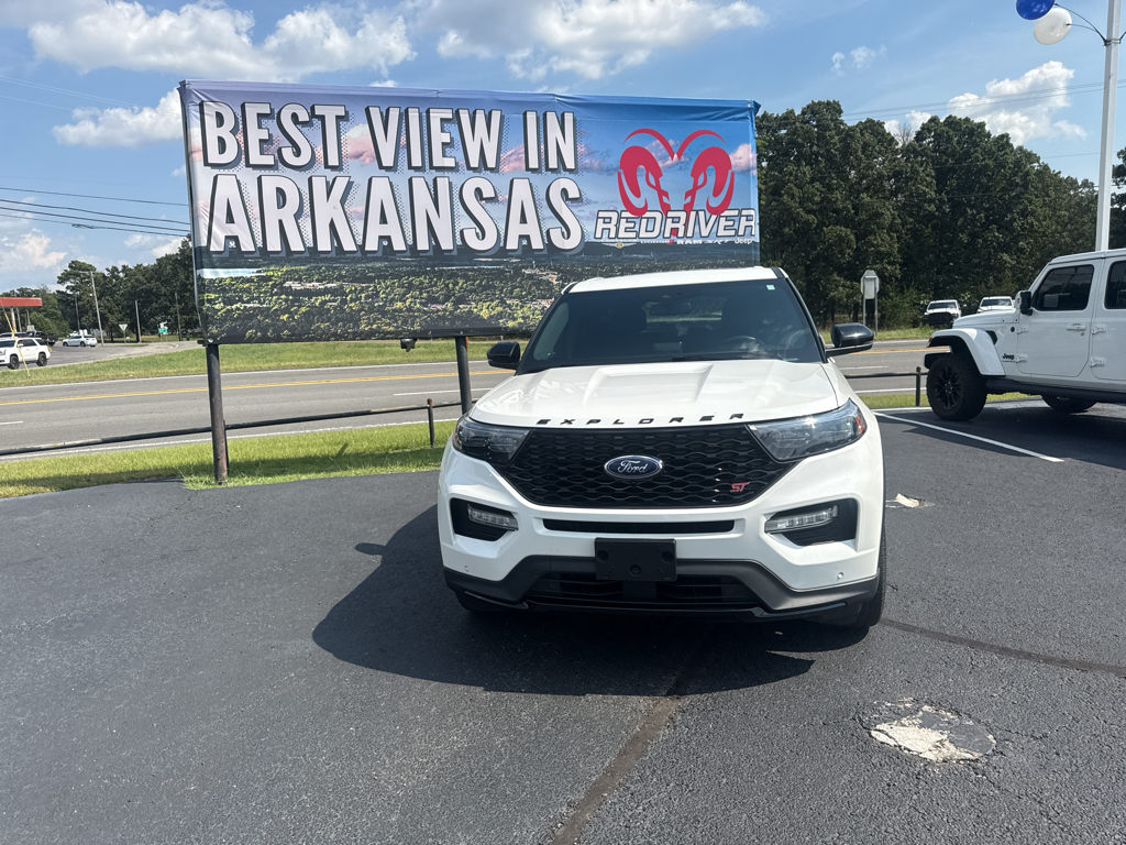 2022 Ford Explorer ST photo 2