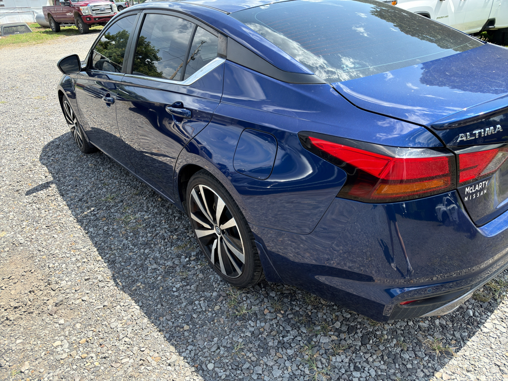 2020 Nissan Altima representative vehicle photo