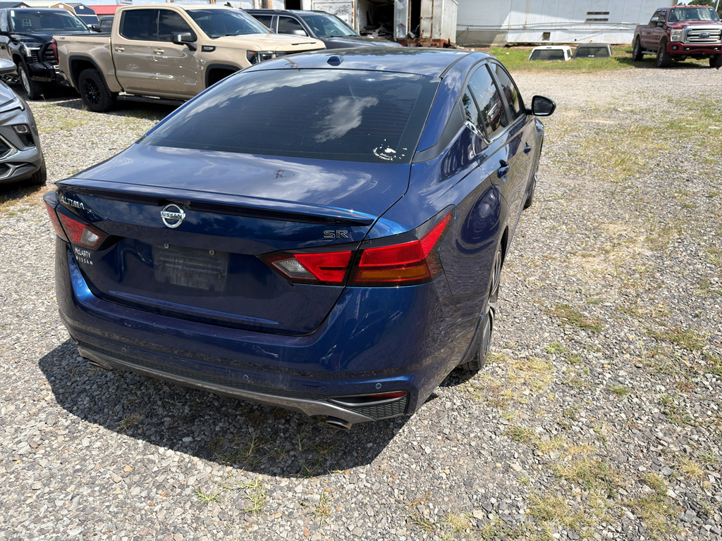 2020 Nissan Altima representative vehicle photo