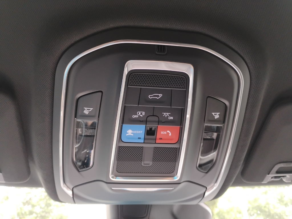 2026 Jeep Grand Cherokee representative vehicle photo