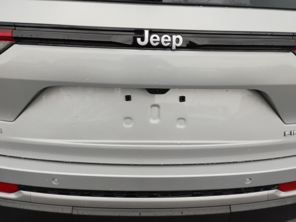 2026 Jeep Grand Cherokee representative vehicle photo