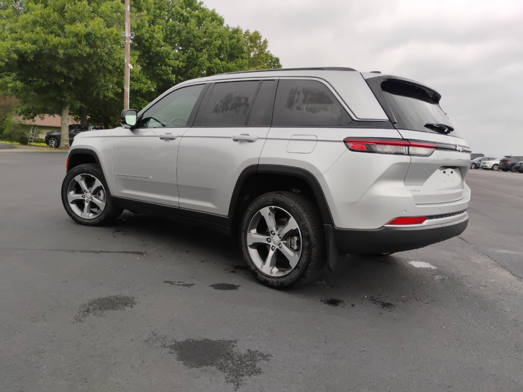 2026 Jeep Grand Cherokee representative vehicle photo
