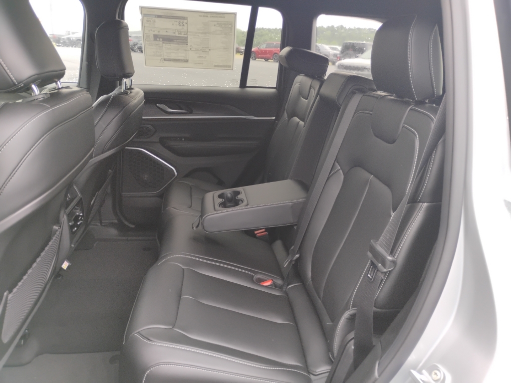2026 Jeep Grand Cherokee representative vehicle photo