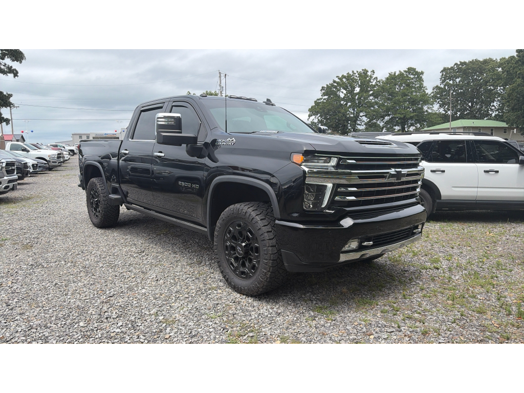 2022 Chevrolet Silverado High Country photo 2