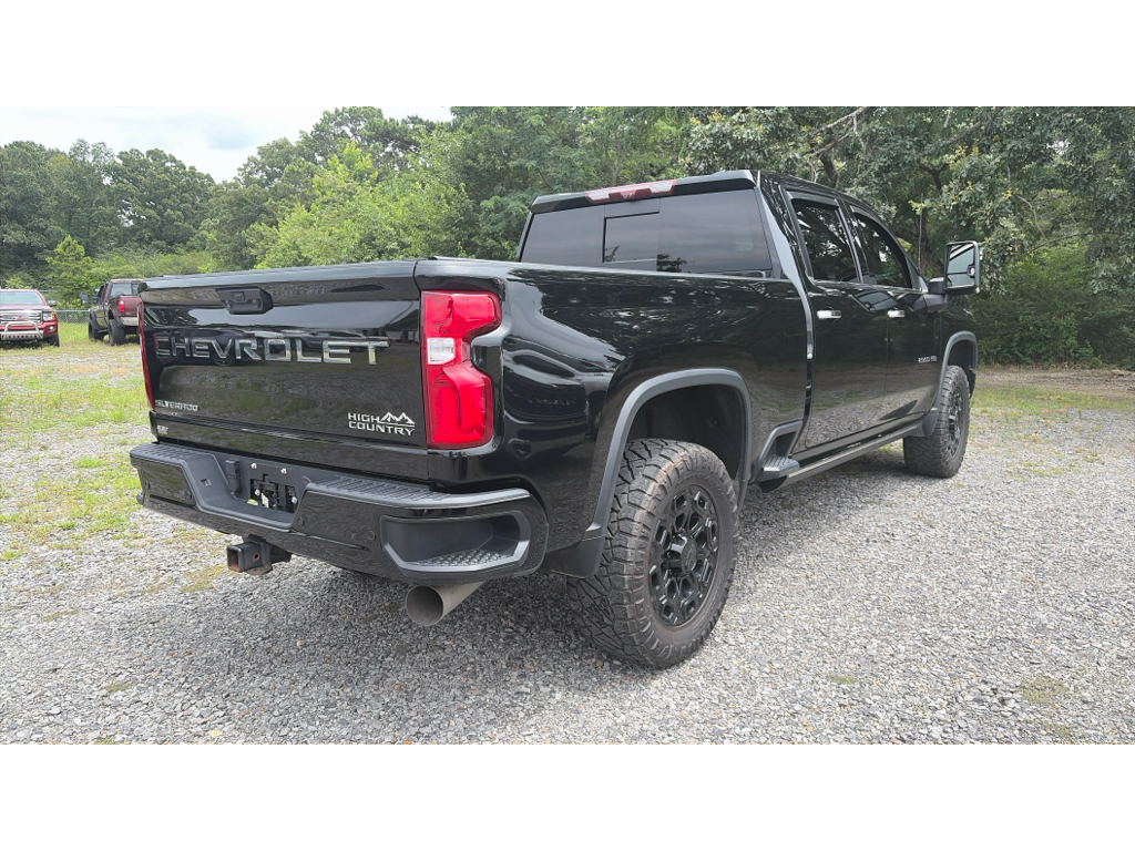 2022 Chevrolet Silverado High Country photo 3