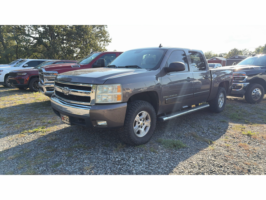 2008 Chevrolet Silverado LT w/1LT photo 1