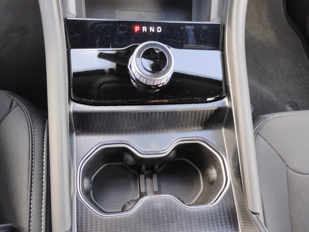 2026 Jeep Grand Cherokee representative vehicle photo
