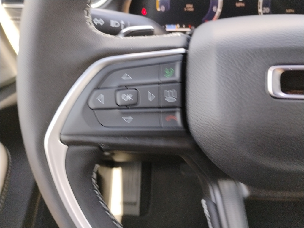 2026 Jeep Grand Cherokee representative vehicle photo