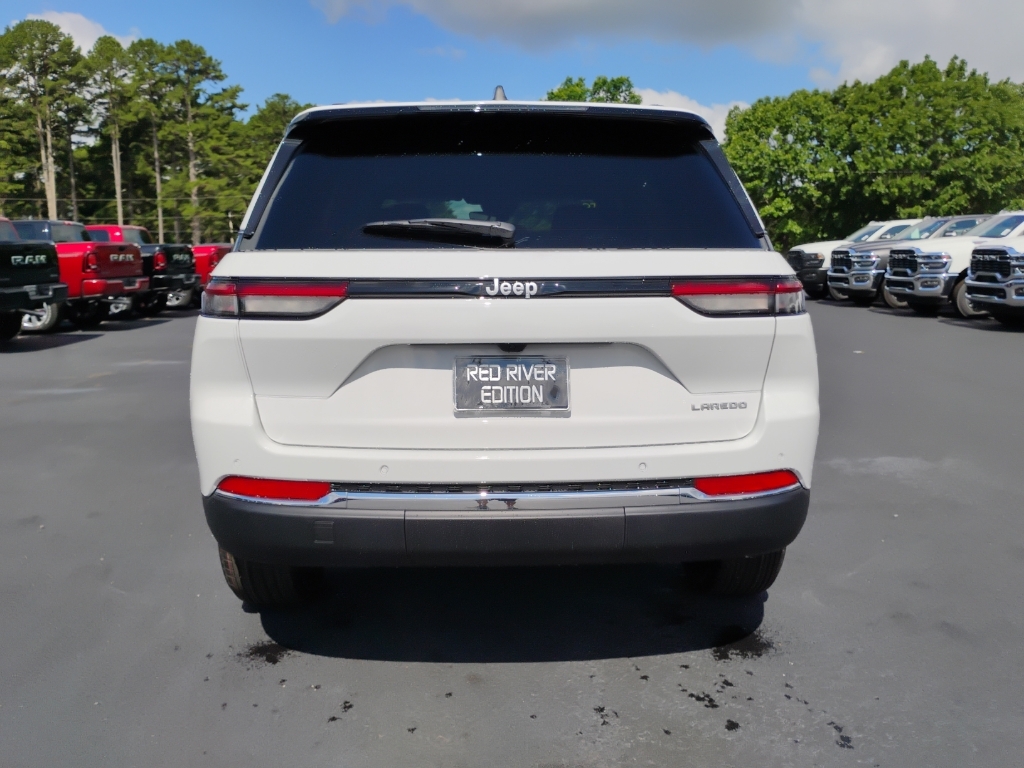 2026 Jeep Grand Cherokee Laredo X photo 6
