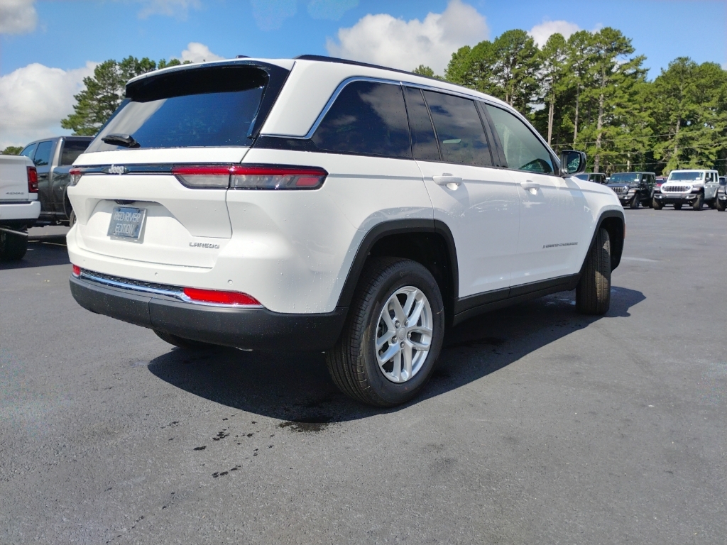 2026 Jeep Grand Cherokee Laredo X photo 5