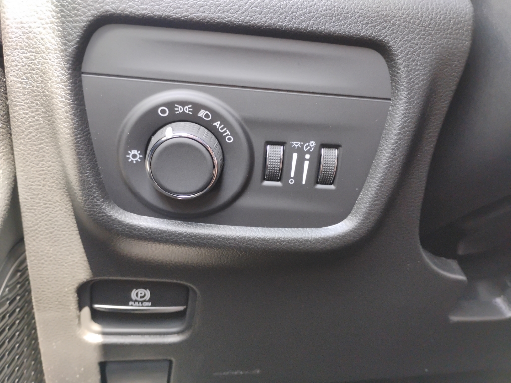 2026 Jeep Grand Cherokee representative vehicle photo