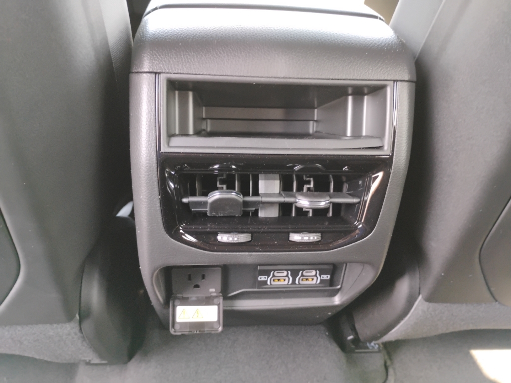 2026 Jeep Grand Cherokee representative vehicle photo