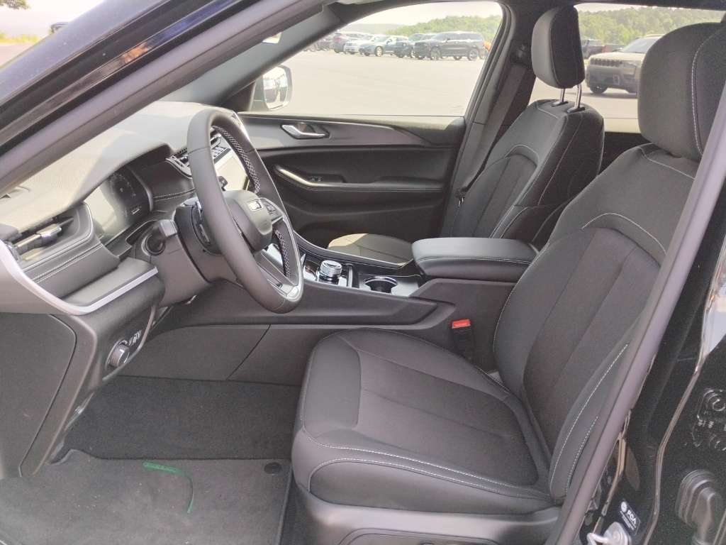2026 Jeep Grand Cherokee representative vehicle photo
