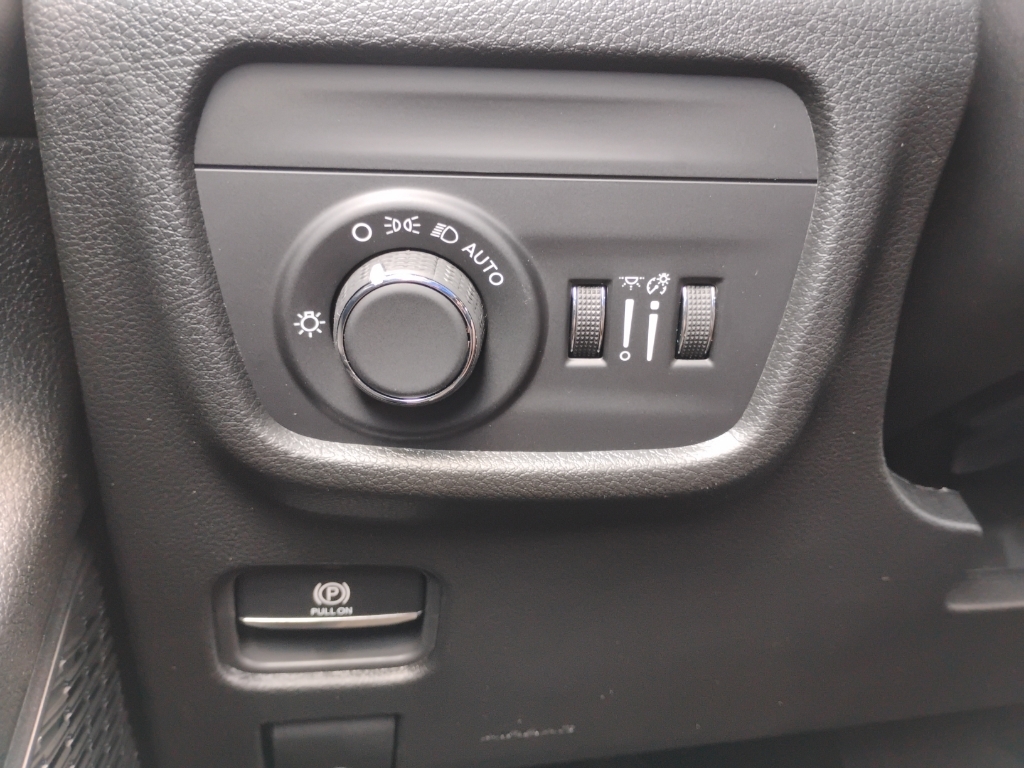 2026 Jeep Grand Cherokee representative vehicle photo