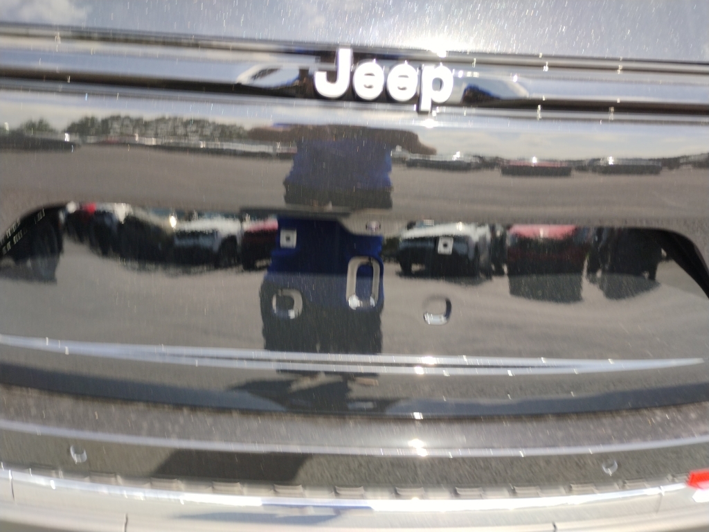 2026 Jeep Grand Cherokee representative vehicle photo