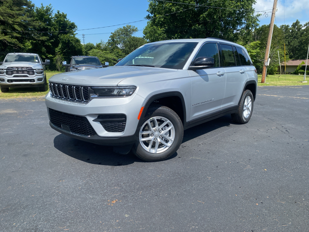 2026 Jeep Grand Cherokee Laredo X photo 1
