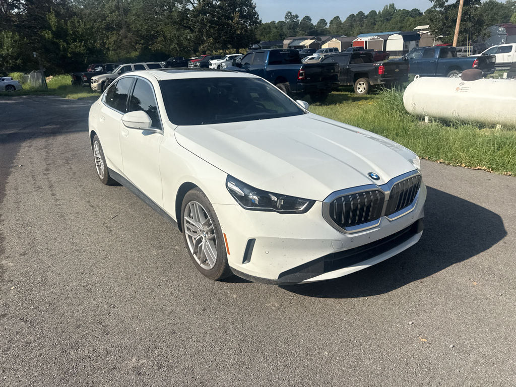 2024 BMW 5 series 530i photo 2