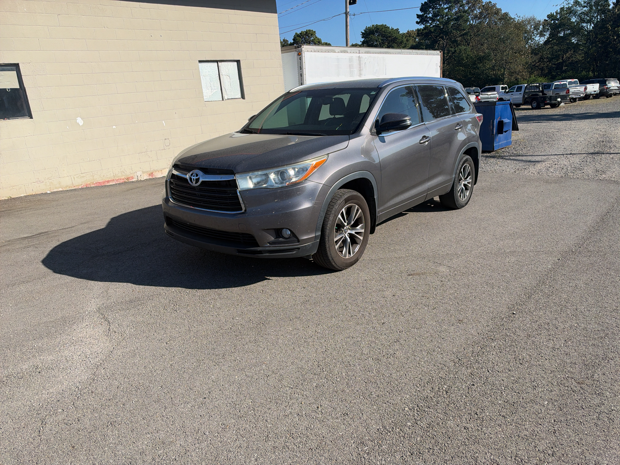 2016 Toyota Highlander vehicle photo 1