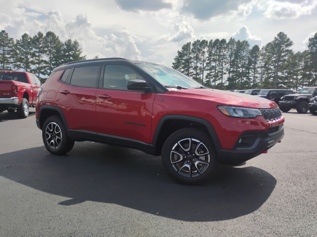 2026 Jeep Compass Trailhawk photo 3