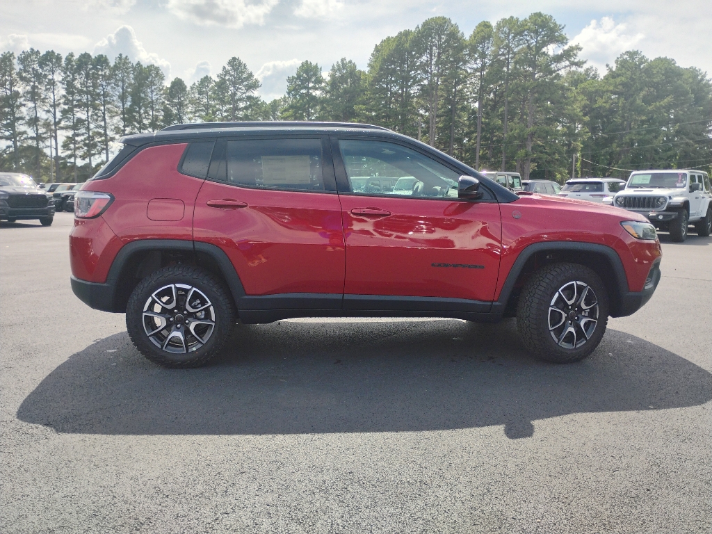 2026 Jeep Compass Trailhawk photo 4