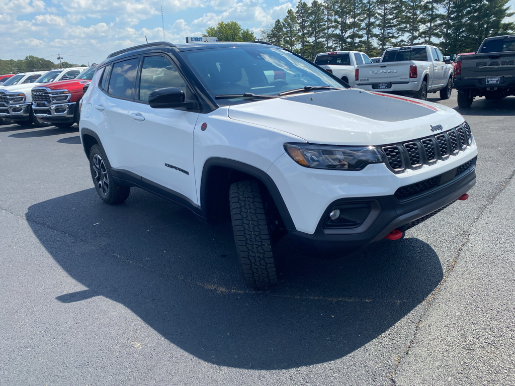 2026 Jeep Compass Trailhawk photo 3