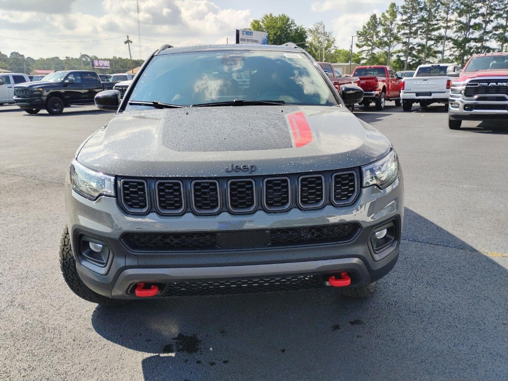 2026 Jeep Compass Trailhawk photo 2