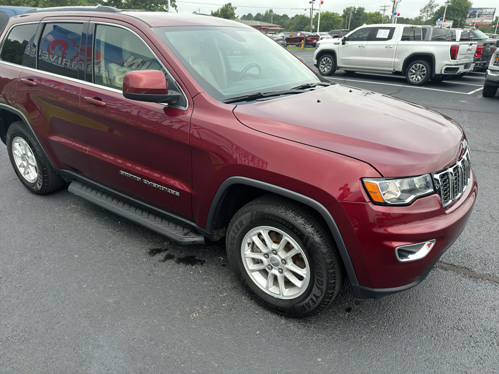 2019 Jeep Grand Cherokee Laredo E photo 3